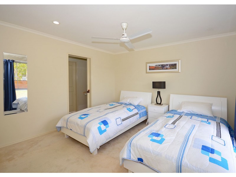 4 Swaney Court, Urangan QLD 4655