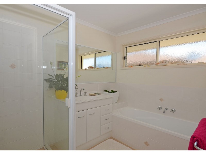 6 Yongala Avenue, Eli Waters QLD 4655