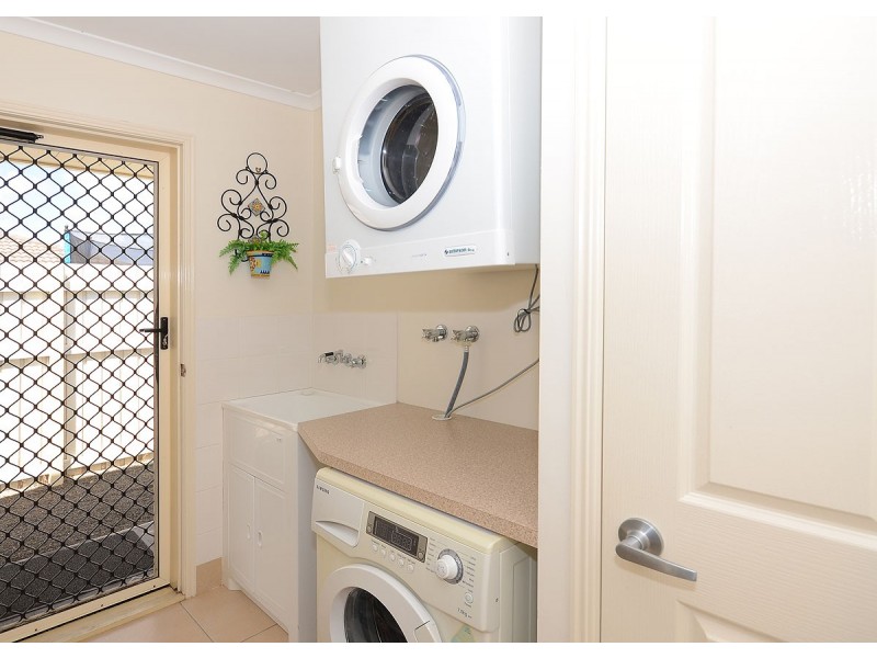 6 Yongala Avenue, Eli Waters QLD 4655