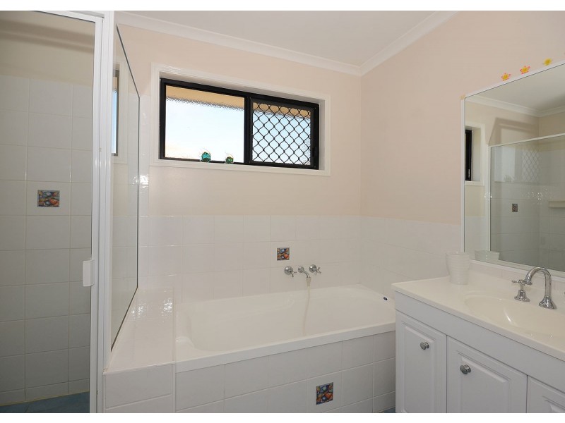 5 Wodalla Mews, Point Vernon QLD 4655