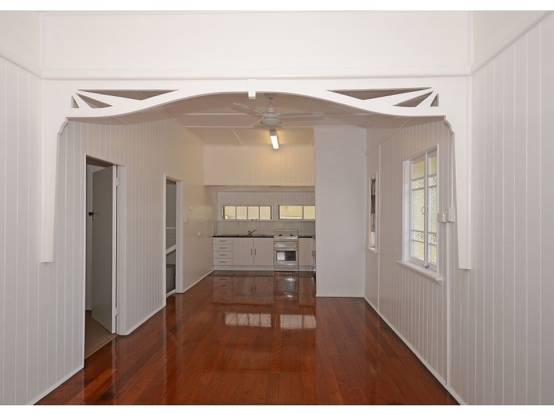 28 Kent Street, Urangan QLD 4655