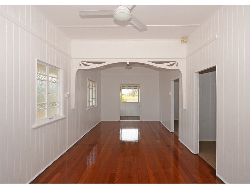 28 Kent Street, Urangan QLD 4655