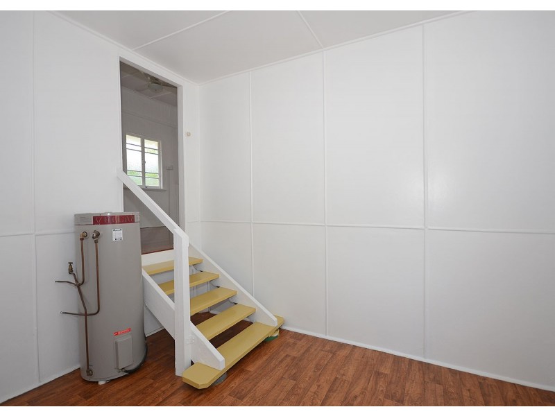 28 Kent Street, Urangan QLD 4655