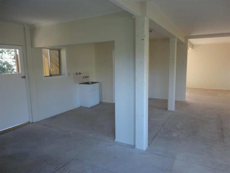 30 Saunders Street, Point Vernon QLD 4655