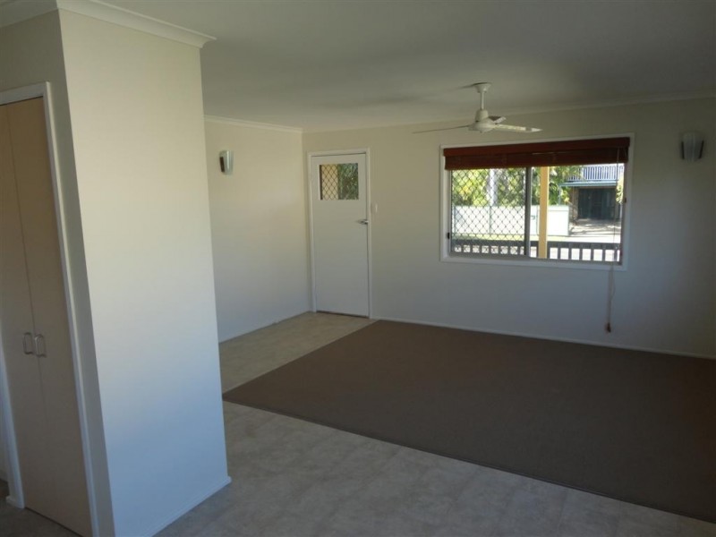 30 Saunders Street, Point Vernon QLD 4655