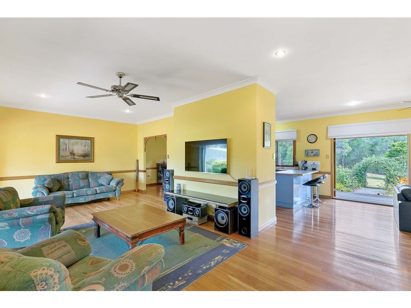 27 Newfarm Place, Takura QLD 4655