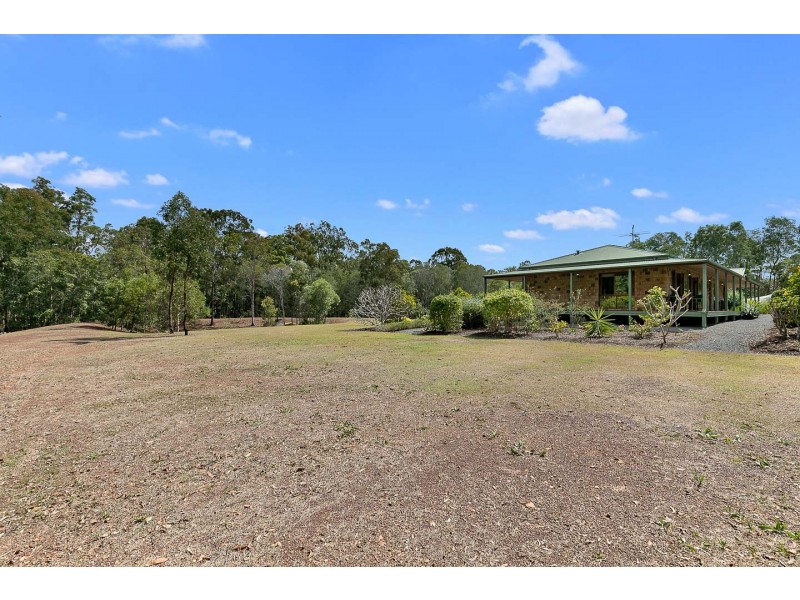 27 Newfarm Place, Takura QLD 4655