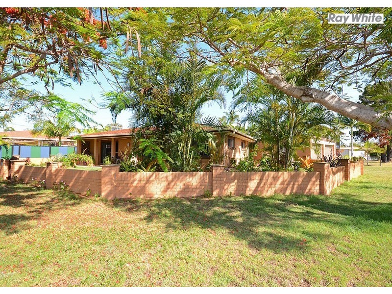 4 Keys Avenue, Torquay QLD 4655