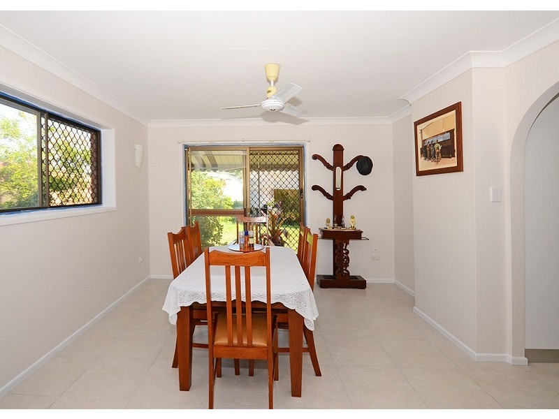4 Keys Avenue, Torquay QLD 4655
