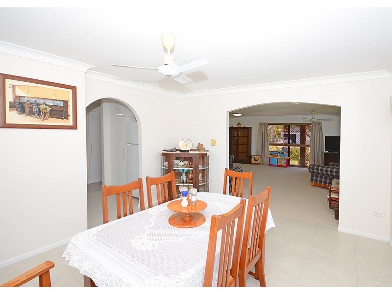 4 Keys Avenue, Torquay QLD 4655