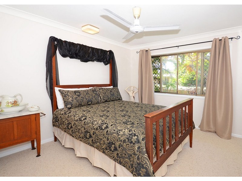 4 Keys Avenue, Torquay QLD 4655