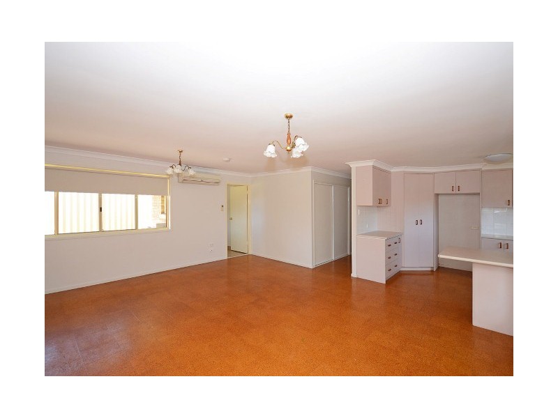 27 Holiday Parade, Scarness QLD 4655