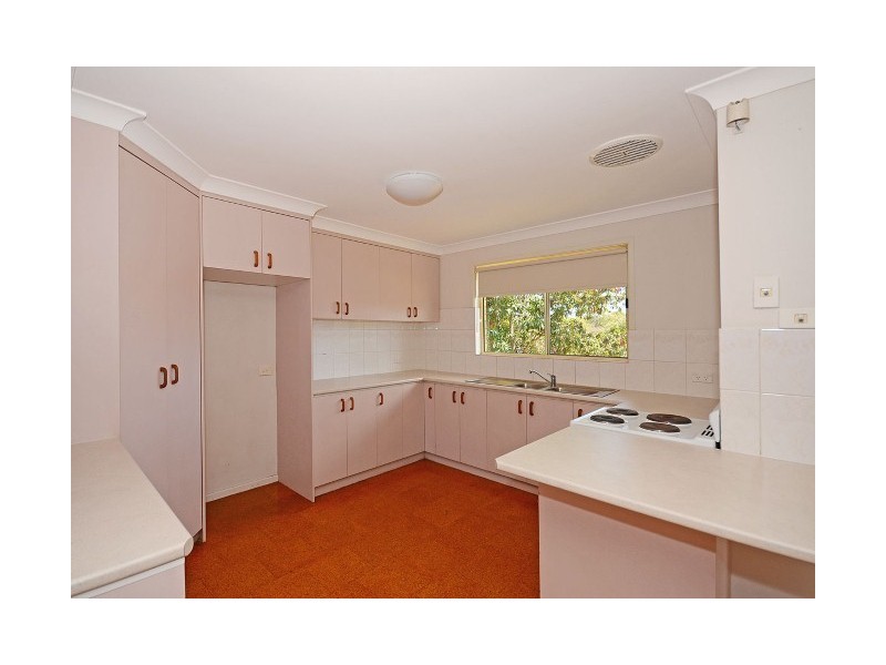 27 Holiday Parade, Scarness QLD 4655