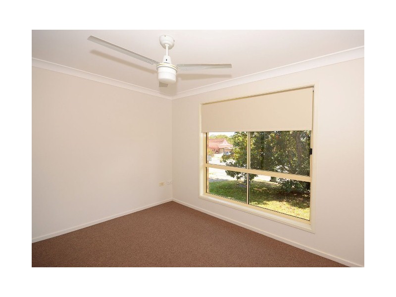 27 Holiday Parade, Scarness QLD 4655