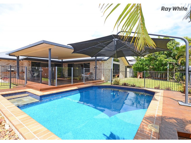 4 Adam Court, Urangan QLD 4655