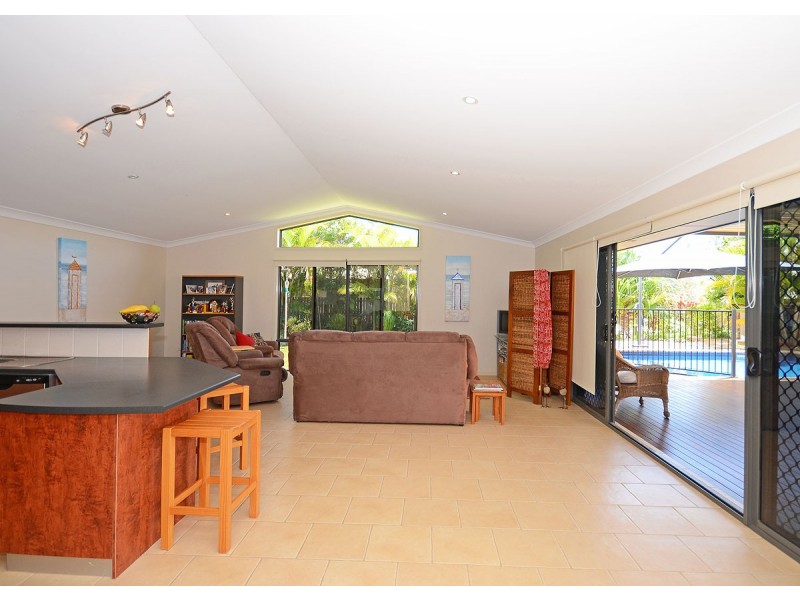 4 Adam Court, Urangan QLD 4655