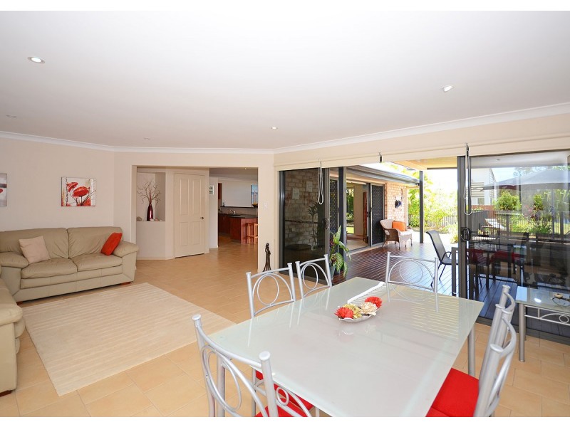 4 Adam Court, Urangan QLD 4655