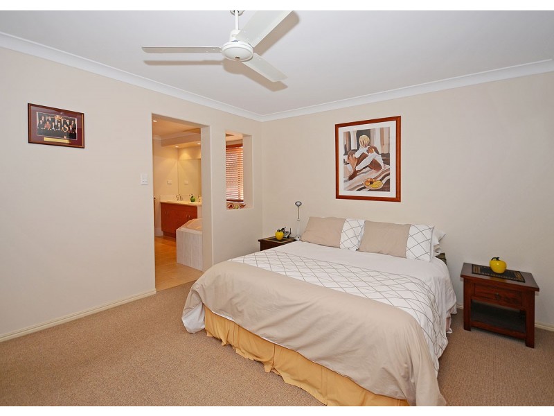 4 Adam Court, Urangan QLD 4655