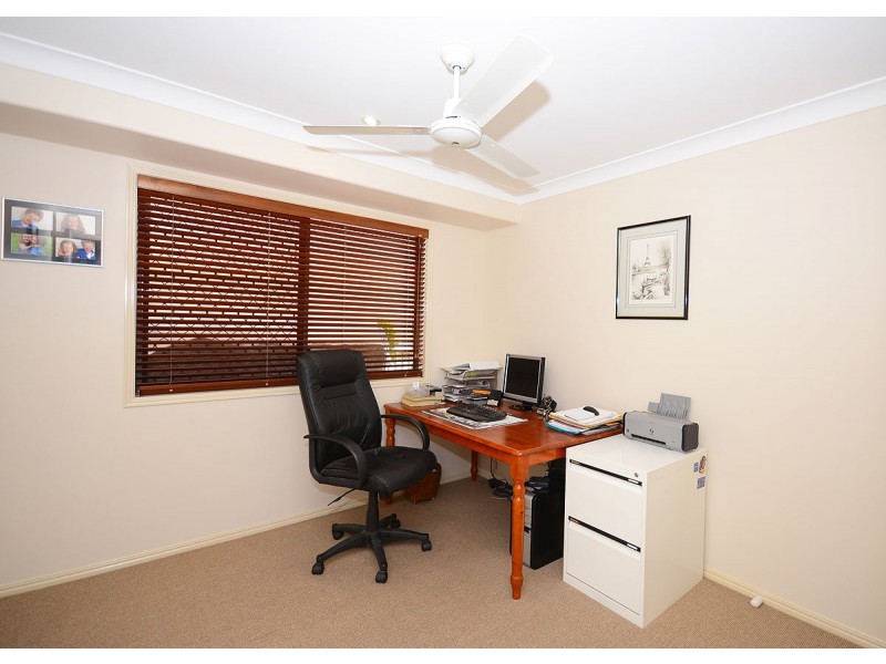 4 Adam Court, Urangan QLD 4655