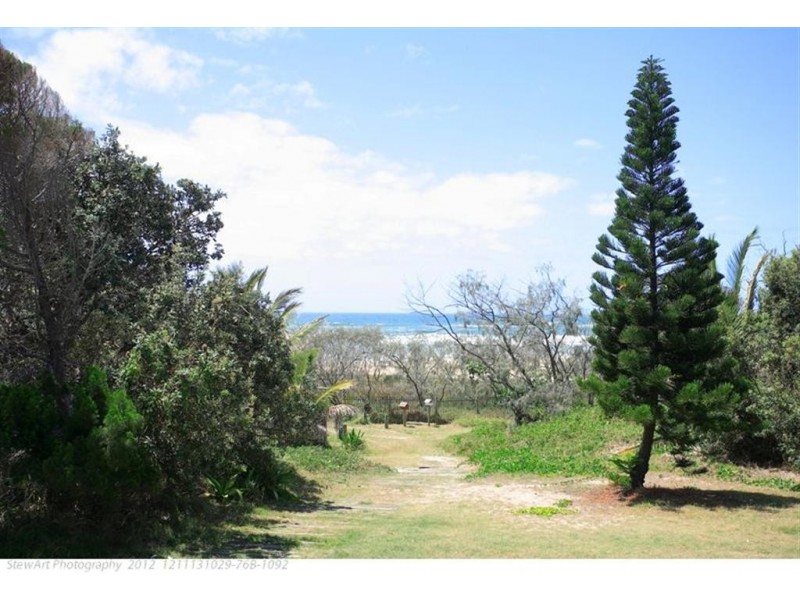 101 and 102 Roper St, Eurong QLD 4581