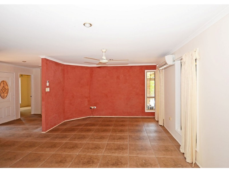 67 Ladbroke Cres, Urangan QLD 4655