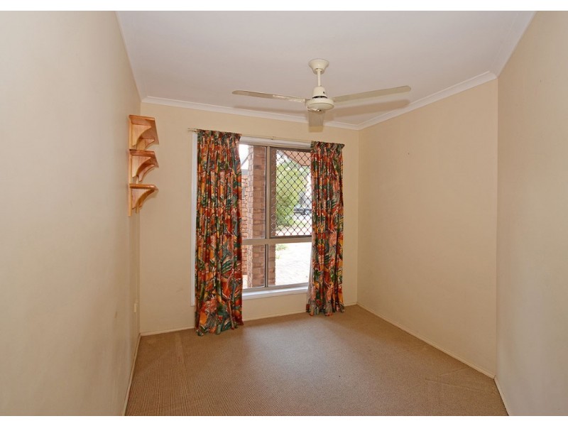 67 Ladbroke Cres, Urangan QLD 4655