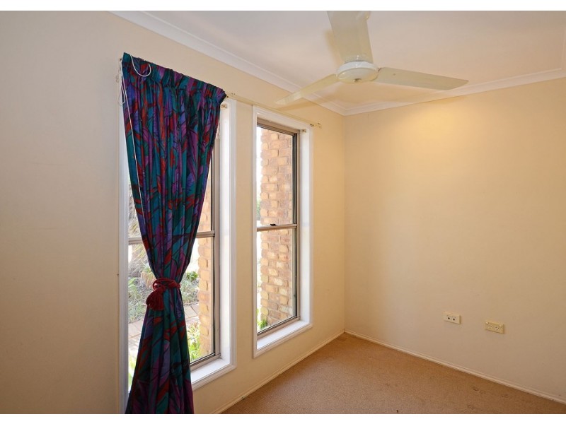 67 Ladbroke Cres, Urangan QLD 4655