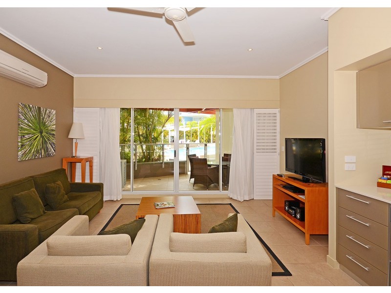 18/569 Charlton Esplanade, Urangan QLD 4655