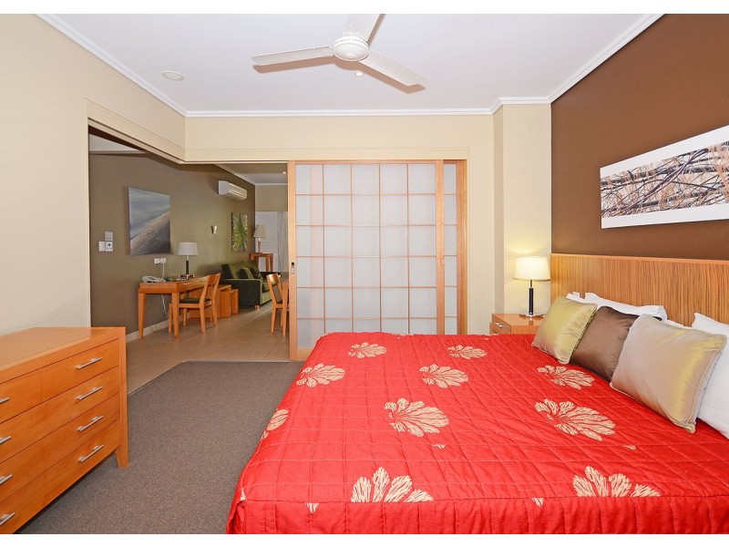 18/569 Charlton Esplanade, Urangan QLD 4655