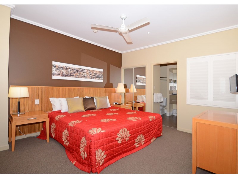 18/569 Charlton Esplanade, Urangan QLD 4655