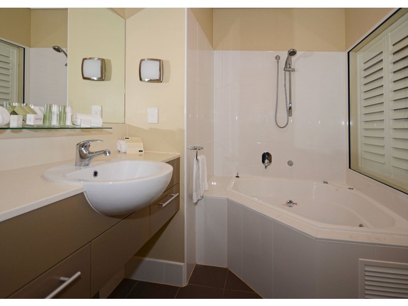 18/569 Charlton Esplanade, Urangan QLD 4655