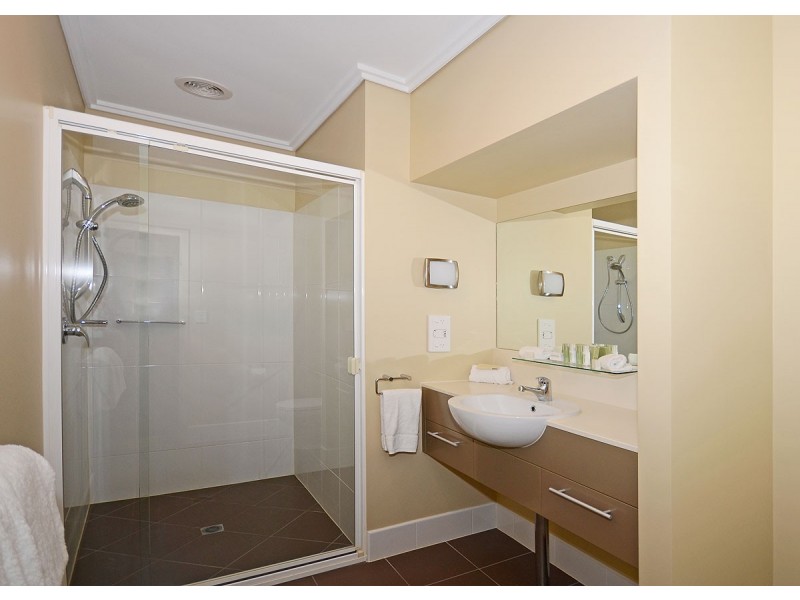 18/569 Charlton Esplanade, Urangan QLD 4655