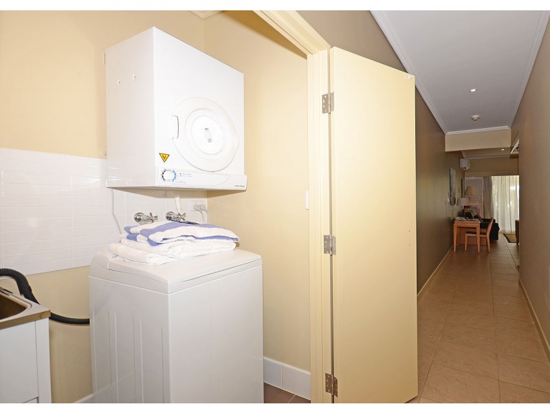 18/569 Charlton Esplanade, Urangan QLD 4655