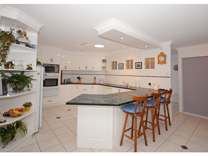 12 Surrey Court, Kawungan QLD 4655