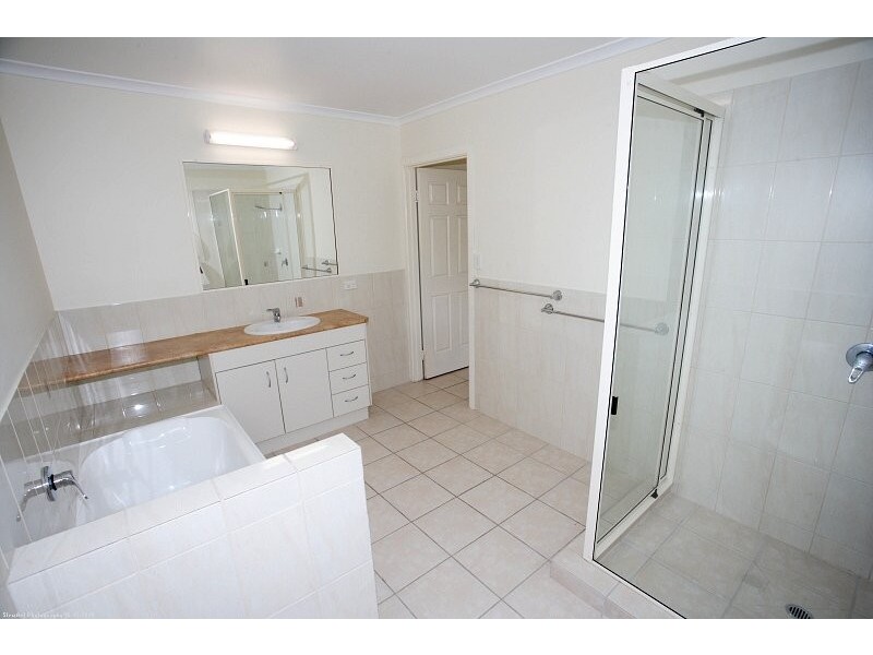 88 Cove Boulevard, River Heads QLD 4655