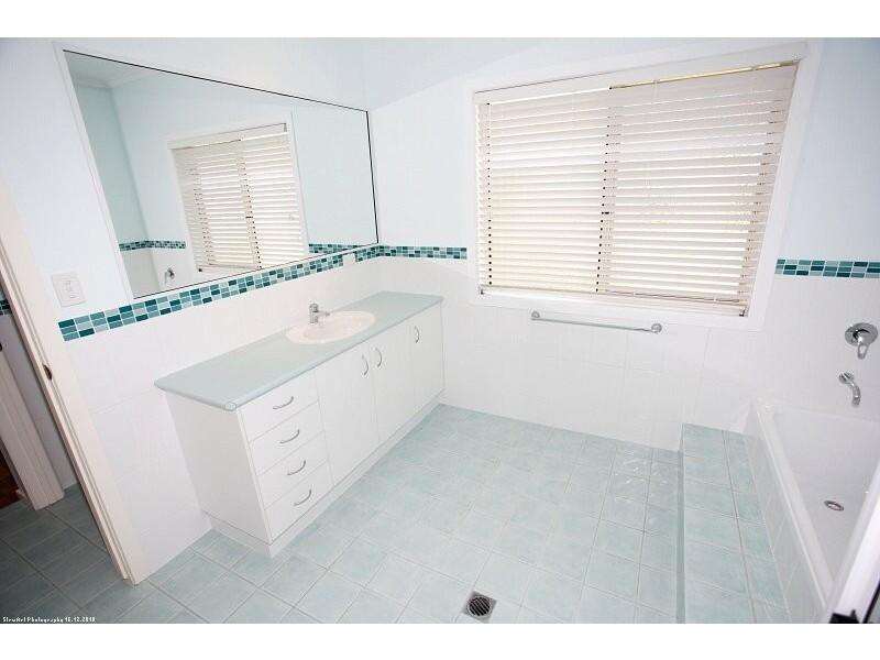 88 Cove Boulevard, River Heads QLD 4655