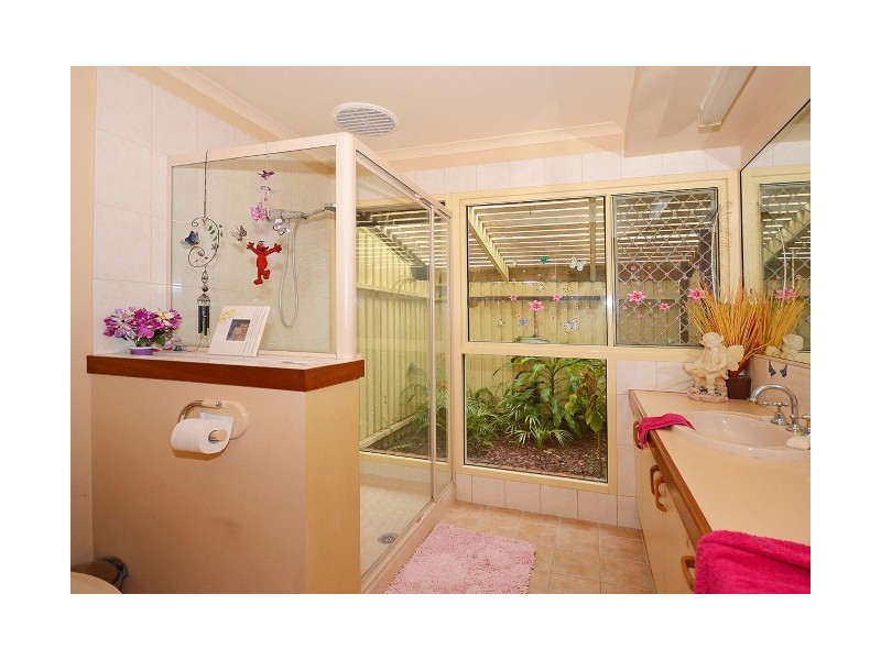 8 Rocky Court, Kawungan QLD 4655