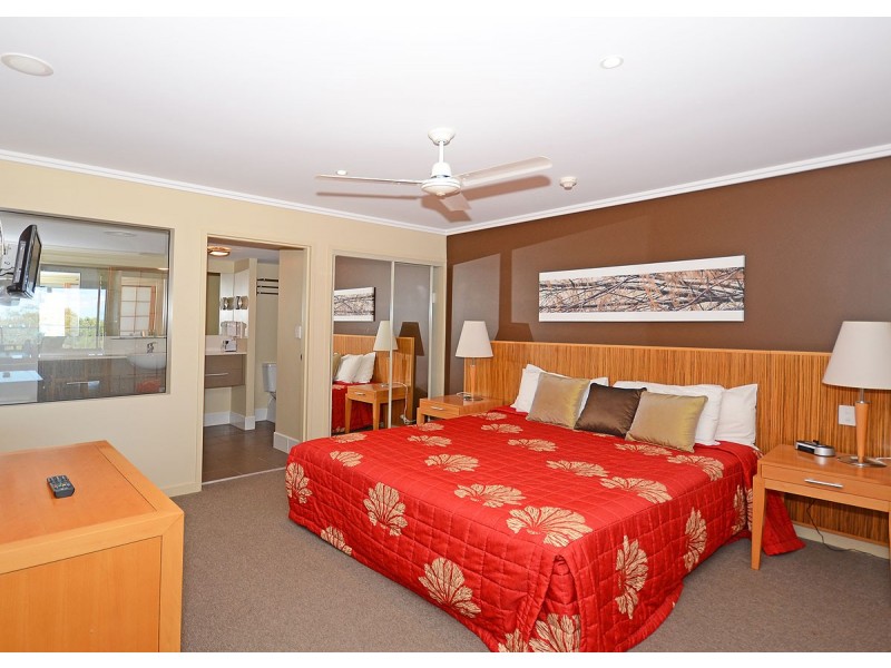 319/569 Charlton Esplanade, Urangan QLD 4655