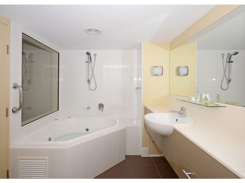 319/569 Charlton Esplanade, Urangan QLD 4655
