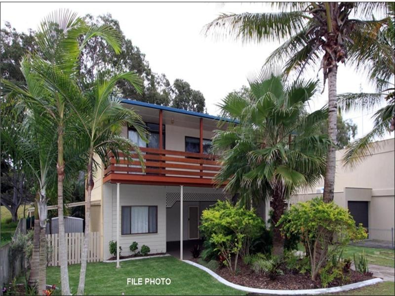 661 Charlton Esplanade, Urangan QLD 4655