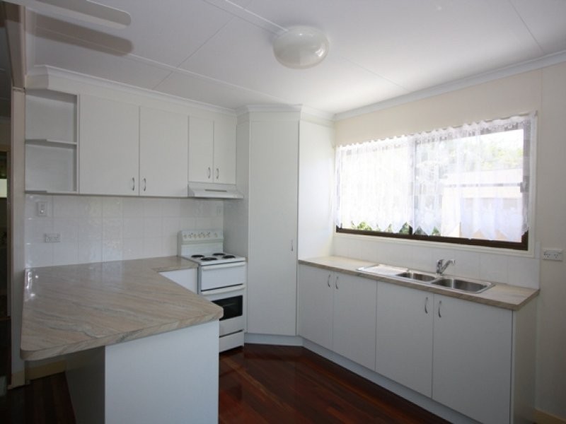 661 Charlton Esplanade, Urangan QLD 4655