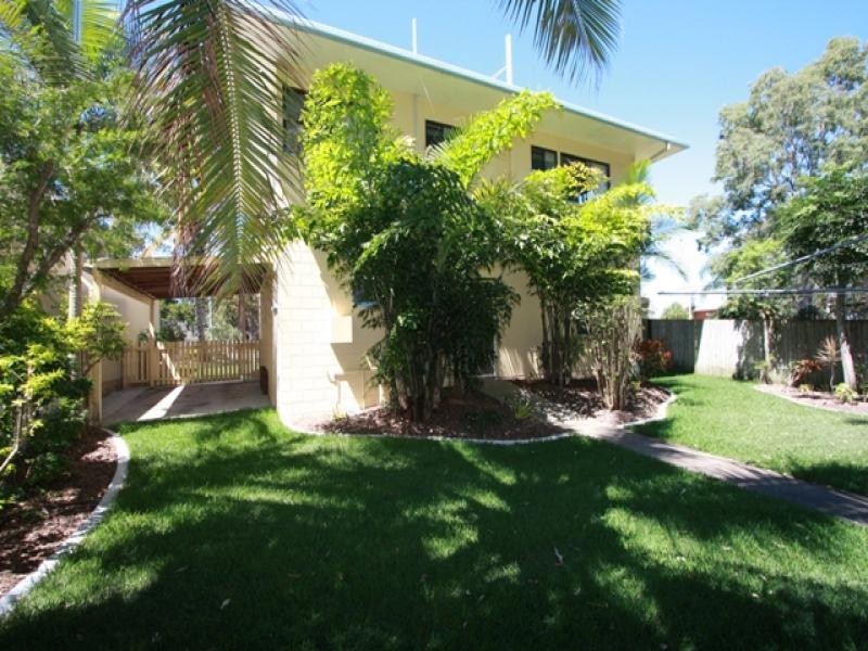 661 Charlton Esplanade, Urangan QLD 4655
