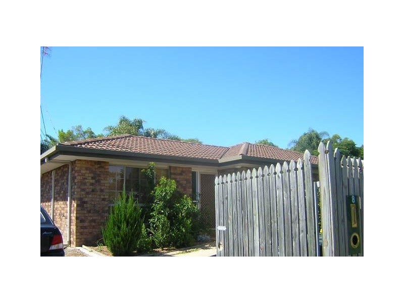 8 Howlett Street, Urangan QLD 4655