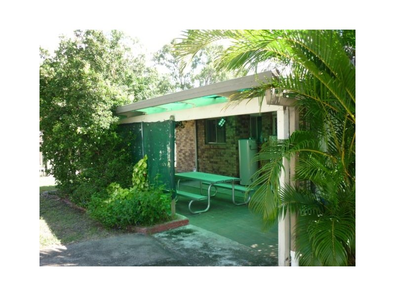 8 Howlett Street, Urangan QLD 4655