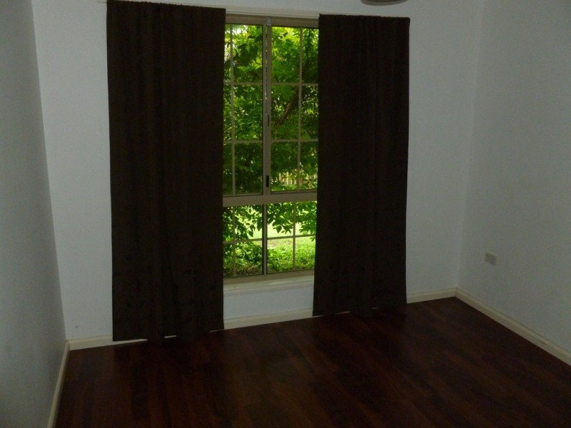 8 Howlett Street, Urangan QLD 4655