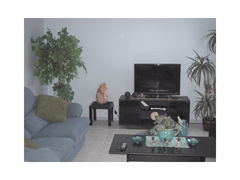 8 Kiwi Court, Point Vernon QLD 4655