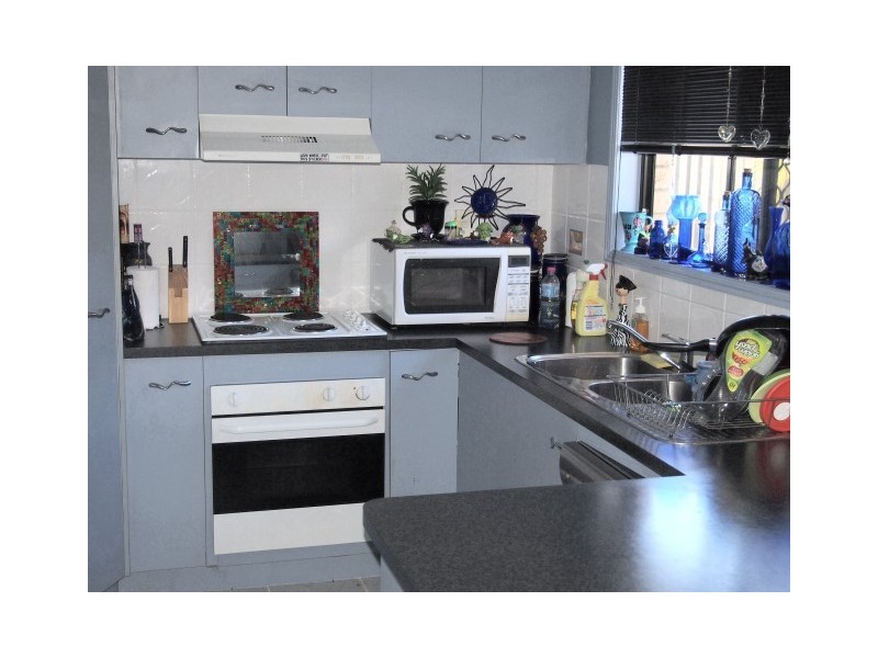 8 Kiwi Court, Point Vernon QLD 4655