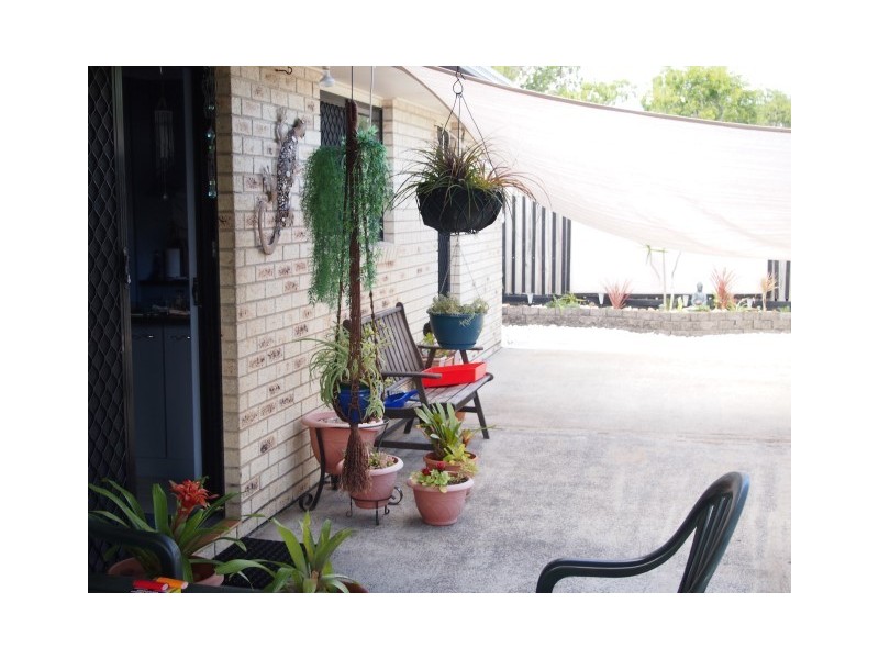 8 Kiwi Court, Point Vernon QLD 4655