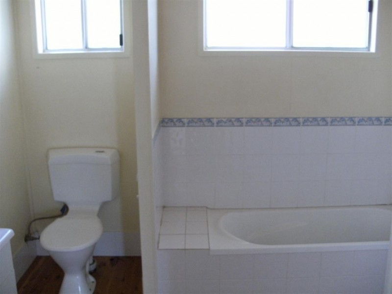 1 Murphy Street, Point Vernon QLD 4655