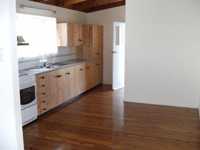 1 Murphy Street, Point Vernon QLD 4655